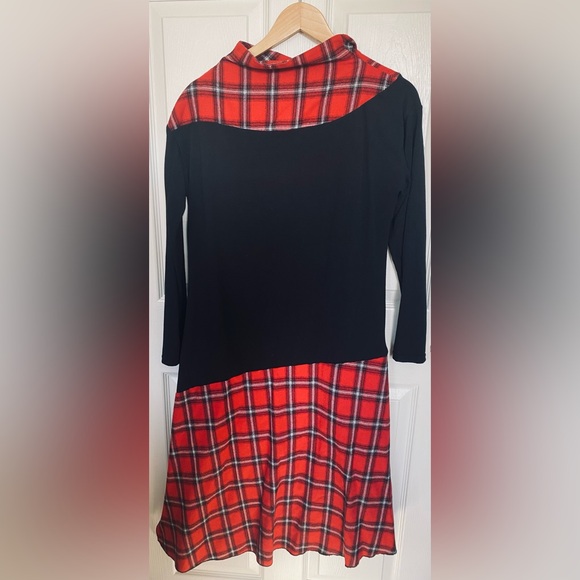 Red & Black Pattern Dress - Picture 2 of 4